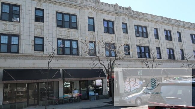 Building Photo - 5037 W Montrose Ave Rental