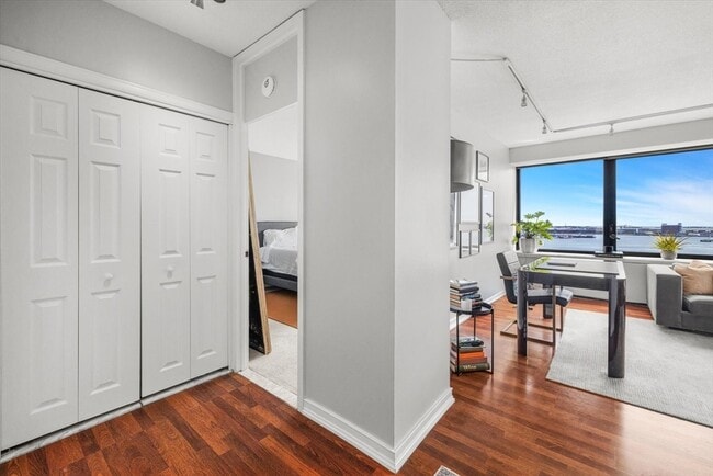 Photo - 65 E India Row Unit 16E