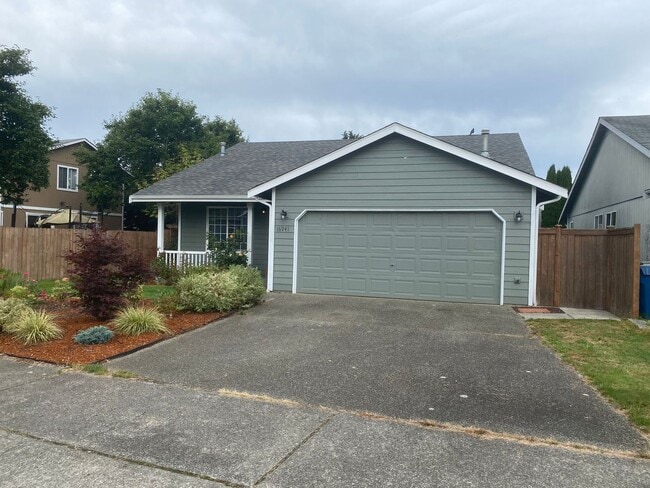 Building Photo - Charming 3 bed + bonus, 2 bath rambler - M... Rental