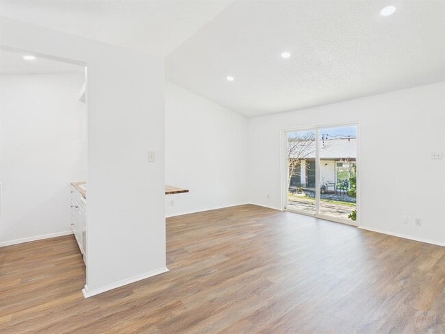 Photo - 1303 Hollow Creek Dr