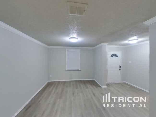 Photo - 3004 Double Oak Dr