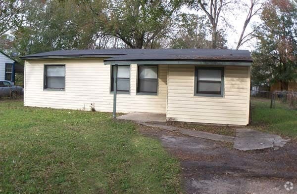 Building Photo - 2945 W 11th St Rental