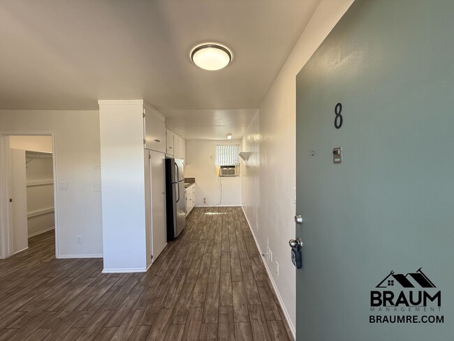 Photo - 15634 Leadwell St Unit 8