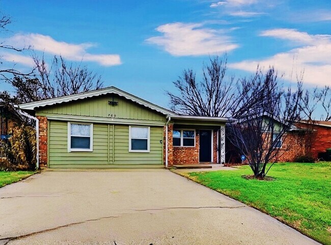 Photo - 760 Oakwood Ave Casa