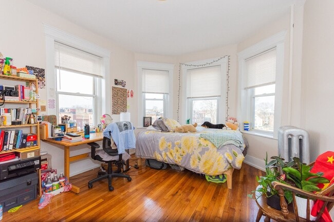 Photo - Gorgeous new four bedroom, Stainless steel kitchen, granite counter tops. Unit #25