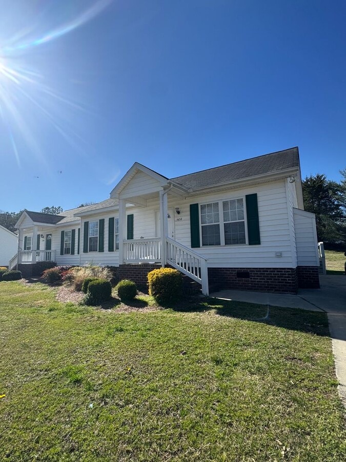 REDBUD TOWNHOUSES - REDBUD TOWNHOUSES Unidad 130 Hester