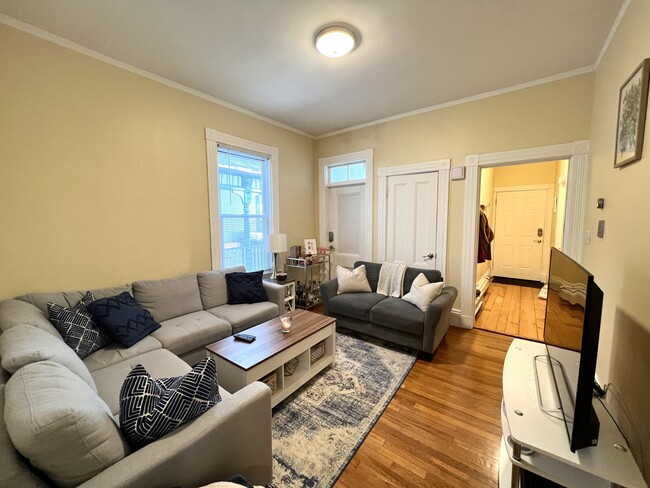 Building Photo - 413 Washington St Rental