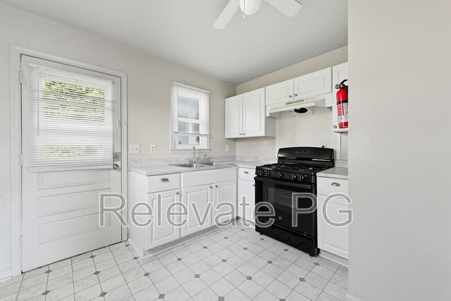 Photo - 319 Britton St