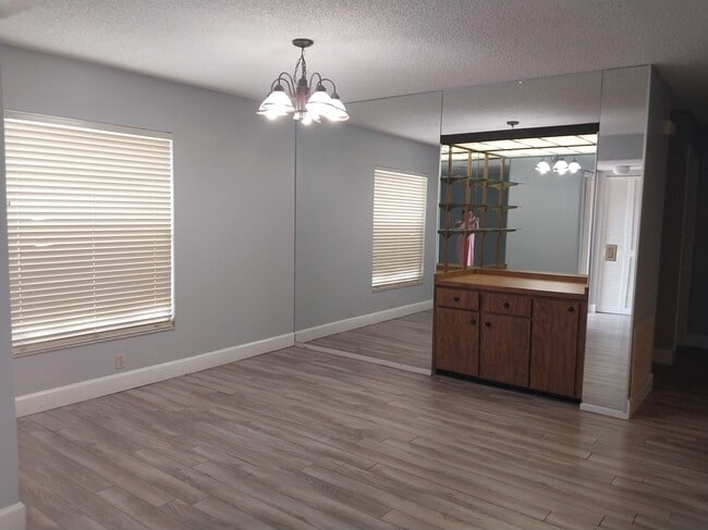 Photo - 3962 Basswood Dr