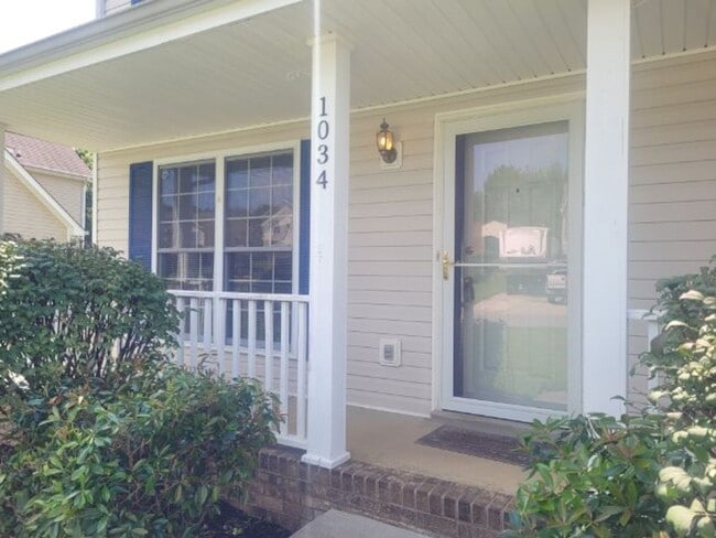 Photo - 1/2 OFF 1st Month's Rent!!!!