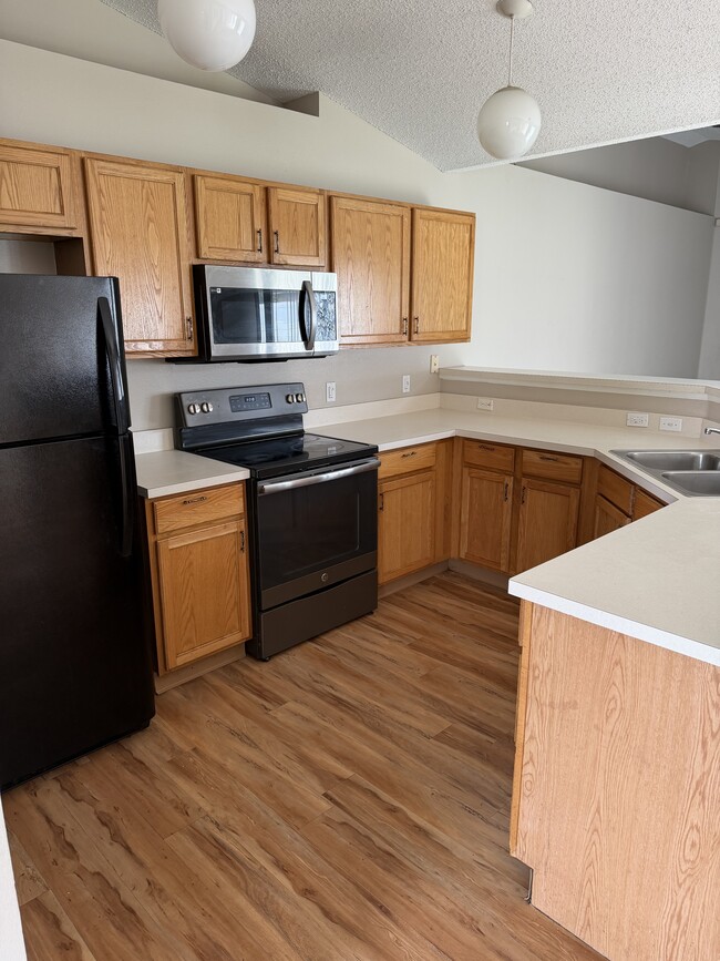 Photo - 255 Lobelia Dr