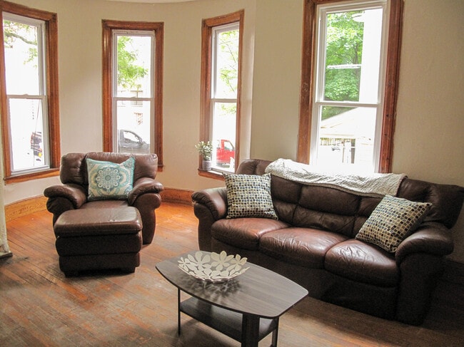 Building Photo - 308 Eddy St Unit 1 Rental