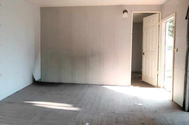 Photo - 195 Jonna St