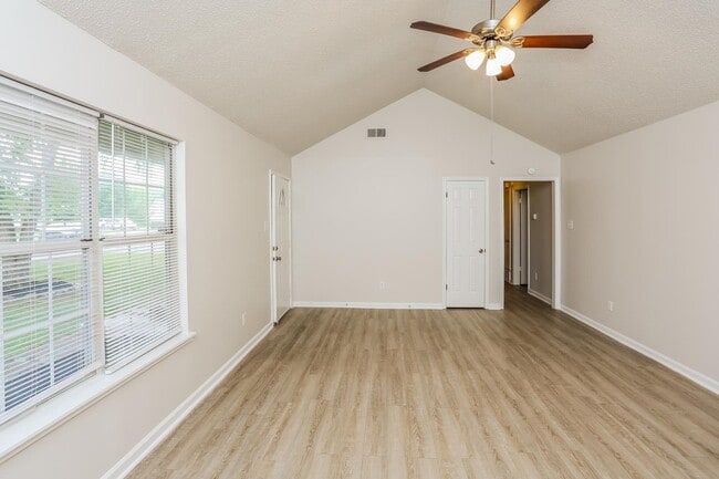 Photo - 5963 Cuspidon Cove