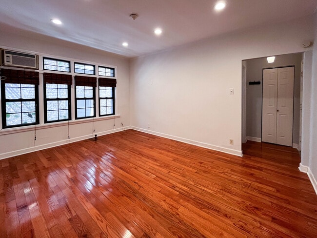 Photo - 1127 W Farwell Ave Unit 104