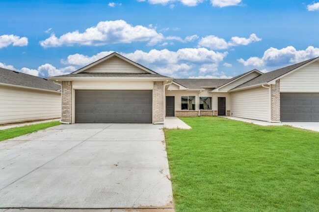 Building Photo - Edgewater Villas- Charley Plan