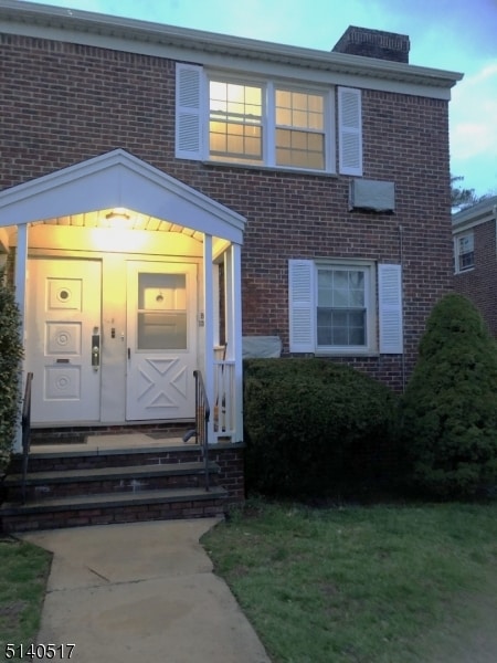 Building Photo - 445 Morris Ave Unit 15B-15B Rental