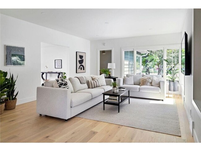 Photo - 3810 W 46th St