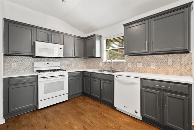 Photo - 1416 Fort LLoyd Pl