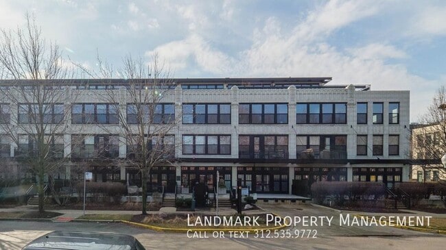 Building Photo - 1069 W 14th Pl Unit 205