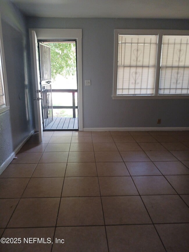 Photo - 2124 Danese St