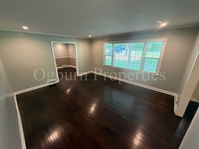 Photo - 4975 Stonington Rd SW