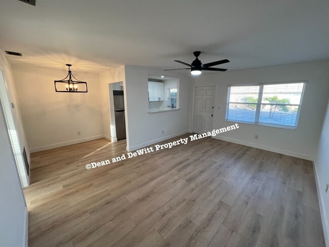 Photo - 1 Bed/1 Bath - Unit 6
