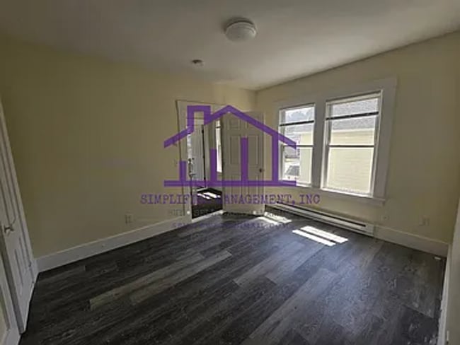 Photo - 5-Bedroom, 1-bathroom Unit available in Do... Unit 64 Sixth Street