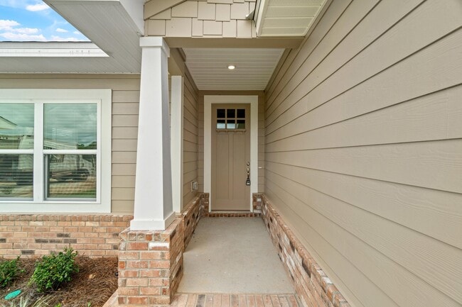 Photo - 215 Speckled Trout Ln N