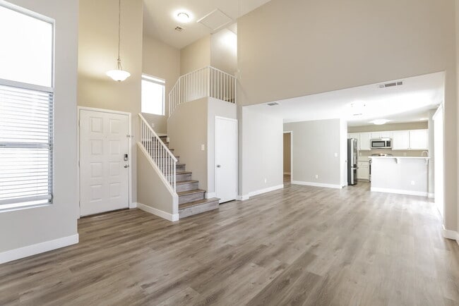 Photo - 2446 Cliffwood Dr