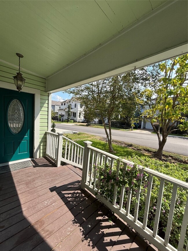 Photo - 841 E 23rd St