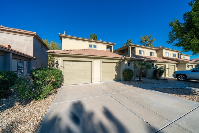 7401 W Arrowhead Clubhouse Dr