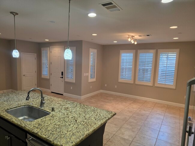 Photo - 5009 Telegraph Blvd