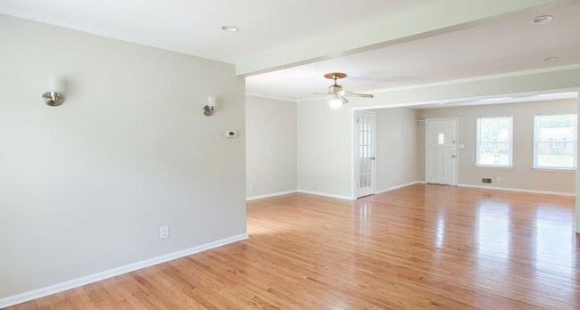 Photo - 2866 Manor Ct