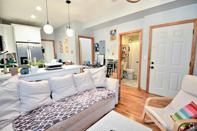 Building Photo - 179 Putnam St Unit 3 Rental