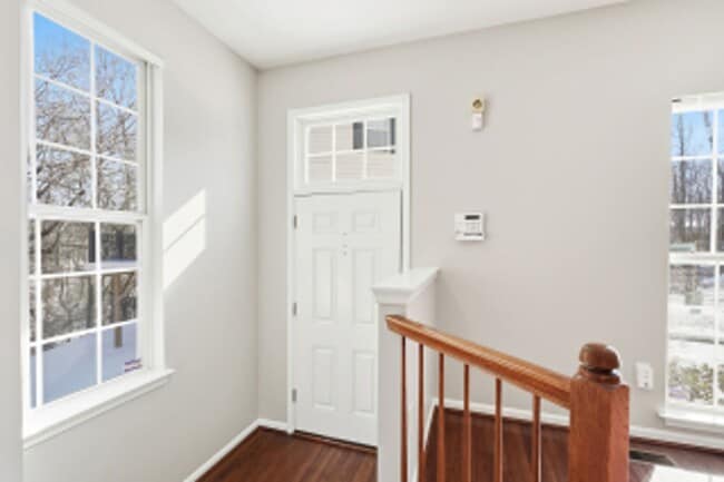 Photo - CONTEMPORARY & SPACIOUS 3 BEDROOM & 3 1/2 BATH TOWNHOME IS IMMEDIATELY AVAILABLE IN GLENN DALE!