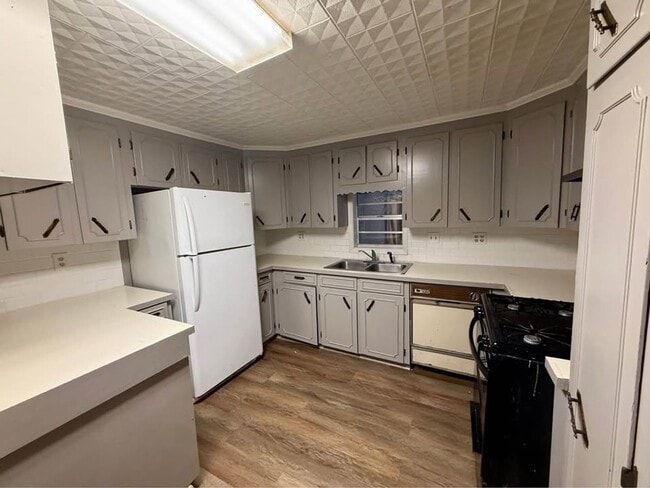 Photo - 3 Bedroom 2 Bathroom Home for Rent