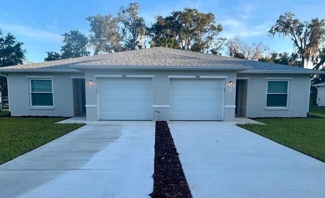 Building Photo - 921 E Clifford Ave