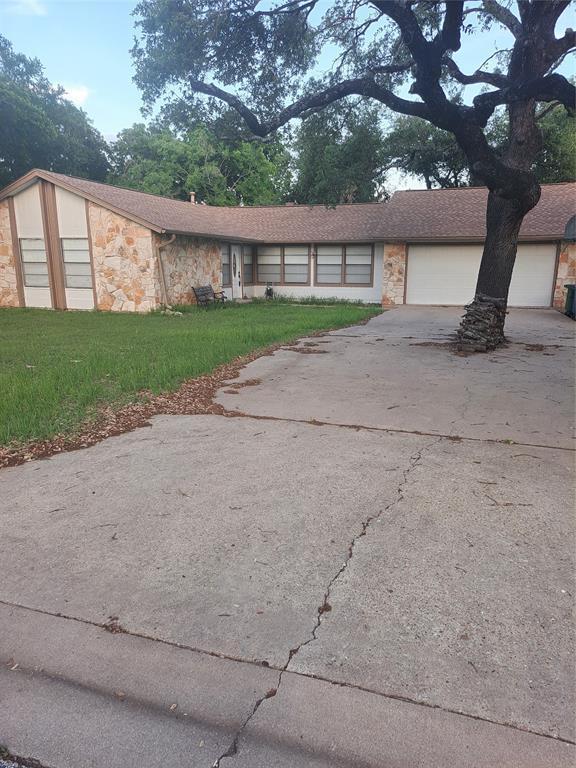 Building Photo - 11801 Broad Oaks Dr Rental