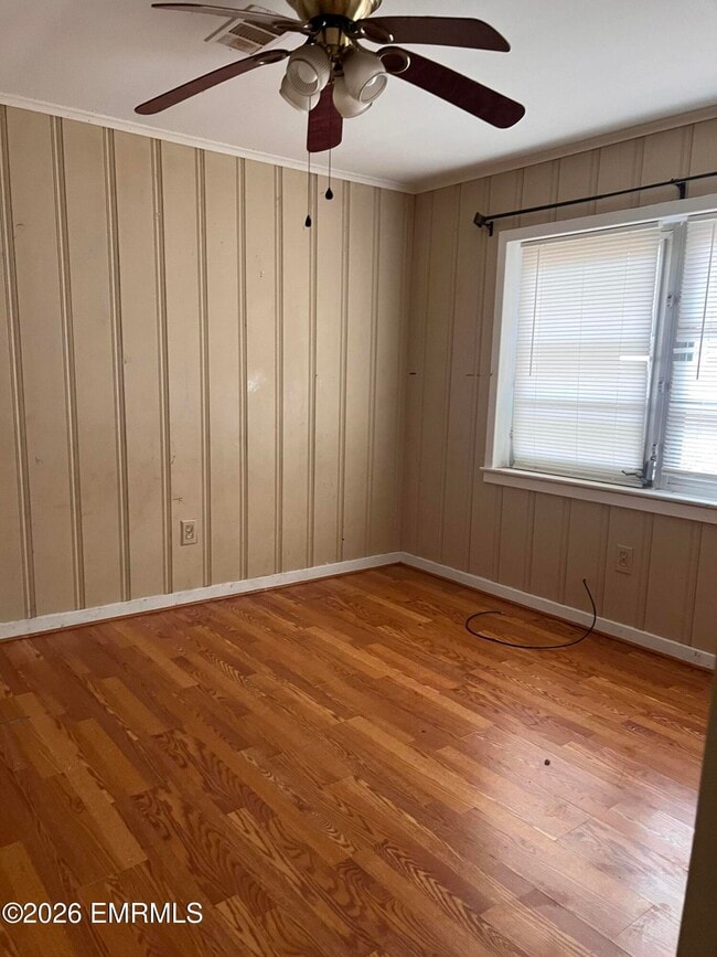 Photo - 107 Oak Ridge Dr