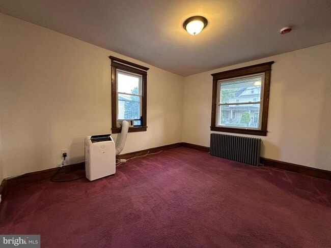 Building Photo - 211 Newton Ave Rental
