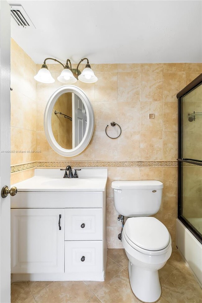 Photo - 2025 NE 164th St Unidad 907