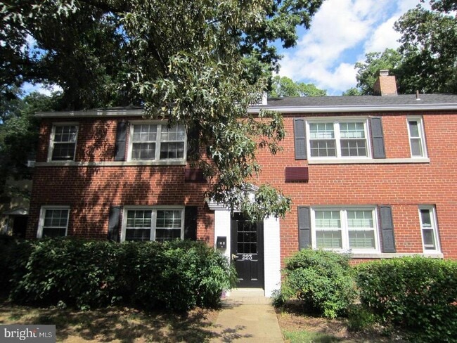 Photo - 223 N George Mason Dr Apartamento Unidad 4