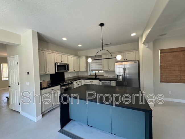 Photo - 20900 W Hamilton St