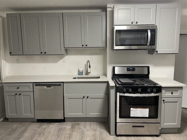 Building Photo - 526 N 5th St Unit 2