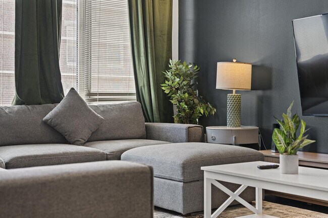 Photo - 160 E Berkeley St Unit SI ID1343275P