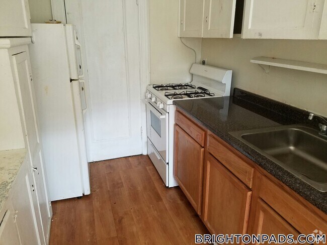 Building Photo - 2045 Commonwealth Ave Rental