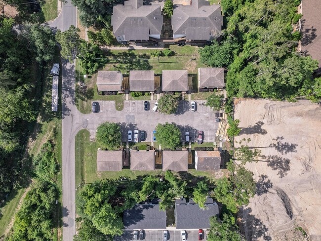 Photo - 502 McKeithan Ct