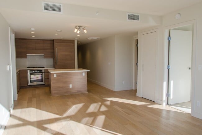 Photo - 2bd/2ba Seattle Condo Unit 1001S