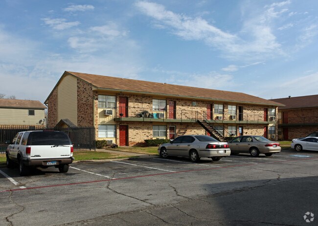 Quail Oaks - Quail Oaks Apartments